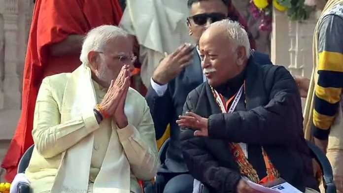 पंतप्रधान नरेंद्र मोदी आणि आरएसएस प्रमुख मोहन भागवत यांचा फाइल फोटो