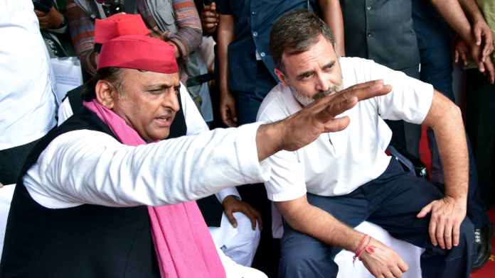 काँग्रेस नेते राहुल गांधी आणि समाजवादी पक्षाचे प्रमुख अखिलेश यादव यांचा फाइल फोटो