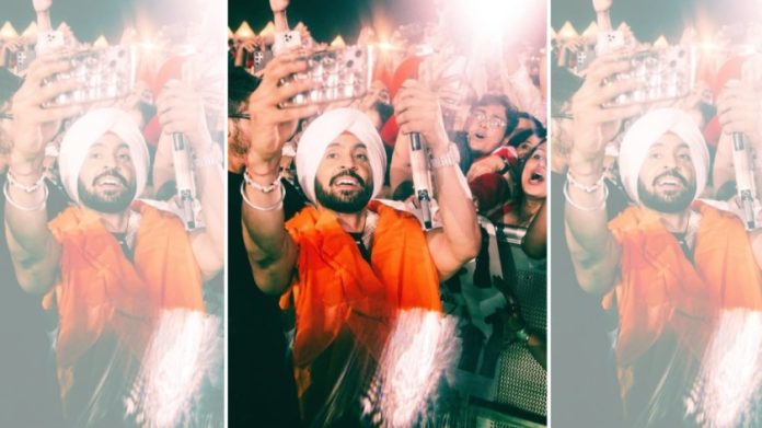 गायक-अभिनेता दिलजीत दोसांझ रविवारी इंदूरमध्ये चाहत्यांसह त्याच्या कार्यक्रमात