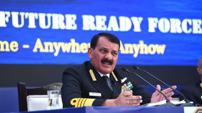 भारतीय नौदल प्रमुख ॲडमिरल दिनेश कुमार त्रिपाठी यांनी सोमवारी नवी दिल्लीत वार्षिक नौदल दिनाच्या पत्रकार परिषदेला संबोधित केले.