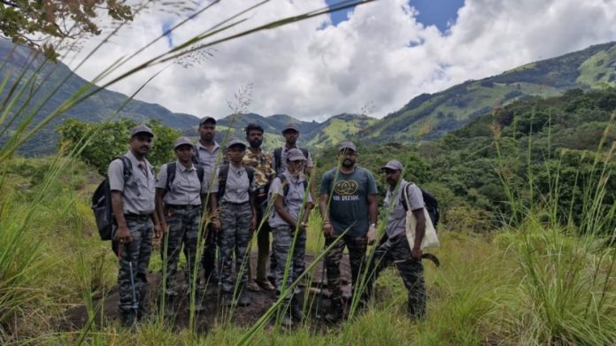 तामिळनाडूतील ट्रेकर्सचा एक गट.