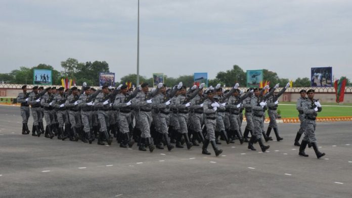 व्हीआयपी सुरक्षेत तज्ज्ञ असलेले केंद्रीय राखीव पोलिस दल (सीआरपीएफ) कर्मचारी