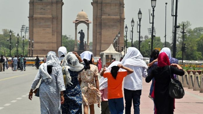 प्रातिनिधिक छायाचित्र : दिल्लीतील उष्णतेची लाट.