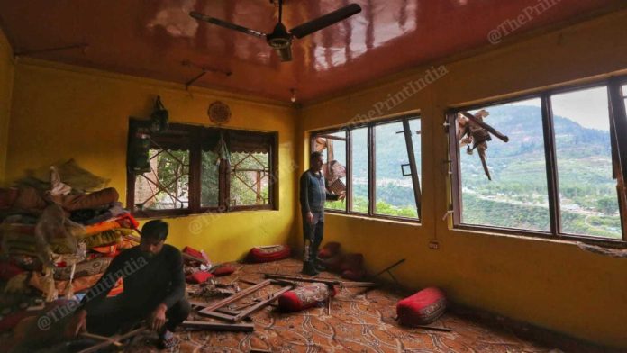 मोहम्मद अशरफ आणि इश्फाक अहमद