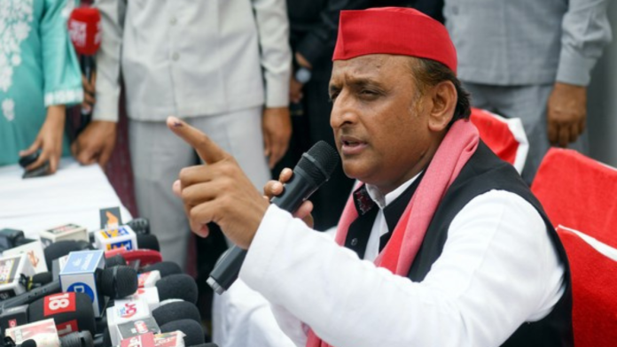 समाजवादी पक्षाचे प्रमुख अखिलेश यादव