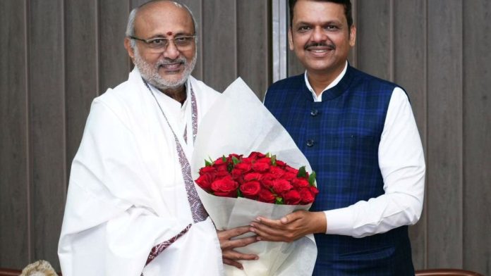 राष्ट्रीय लोकशाही आघाडी (एनडीए) कडून उपराष्ट्रपती पदाचे उमेदवार म्हणून घोषित झाल्याबद्दल महाराष्ट्राचे मुख्यमंत्री देवेंद्र फडणवीस यांनी राज्यपाल सी.पी. राधाकृष्णन यांचे अभिनंदन केले.