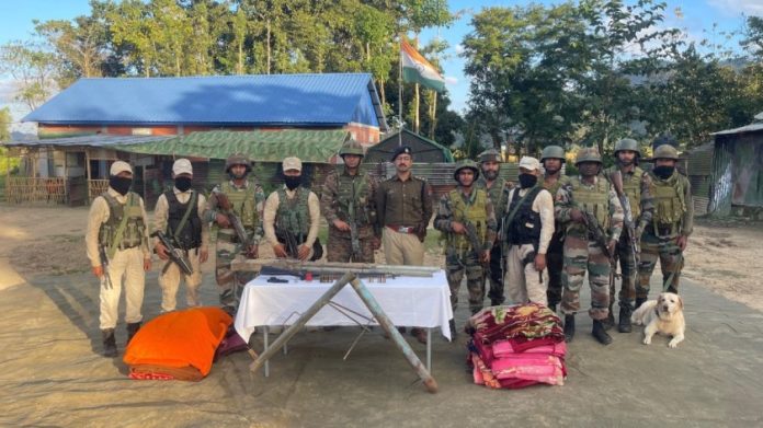 प्रातिनिधिक प्रतिमा. | जिरीबाम आणि चुराचांदपूर येथून जप्त केलेल्या शस्त्रास्त्रे आणि दारूगोळ्यासह मणिपूर पोलिस आणि सुरक्षा दलांचा फाइल फोटो.