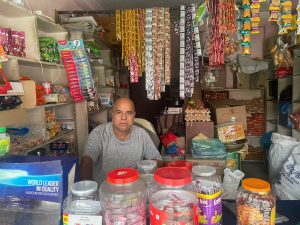 62 वर्षीय नकुल ग्यावली देशाच्या संविधानाला दोष देतात.