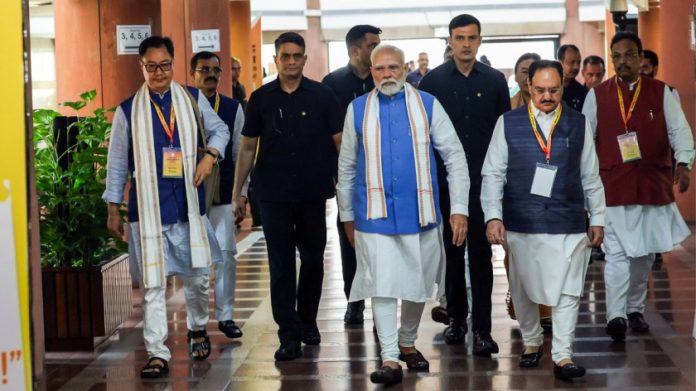 भाजपचे नेते नेपाळमधील घडामोडींवर बारकाईने लक्ष ठेवून आहेत.