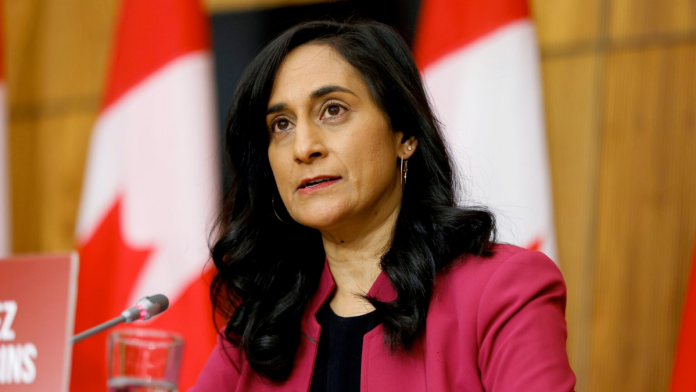 कॅनडाच्या परराष्ट्रमंत्री अनिता आनंद.
