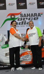 सहारा फोर्स इंडिया एफ1 टीमचा नवीन लोगो 2011 मध्ये सुब्रत रॉय आणि विजय मल्ल्या यांनी संयुक्तपणे अनावरण केला | फोटो: फेसबुक/सहारा एफ1