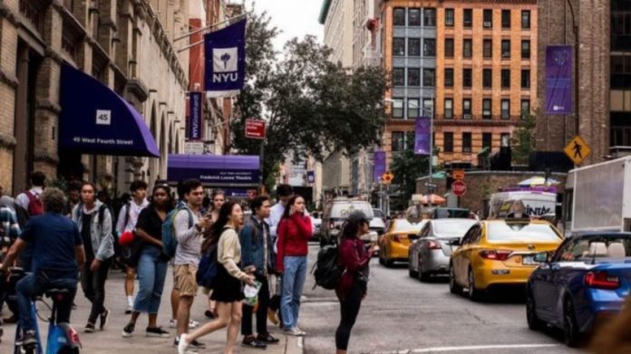 परदेशातील भारतीय विद्यार्थ्यांचे प्रातिनिधिक चित्र