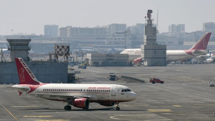 प्रातिनिधिक छायाचित्र : मुंबई विमानतळ.