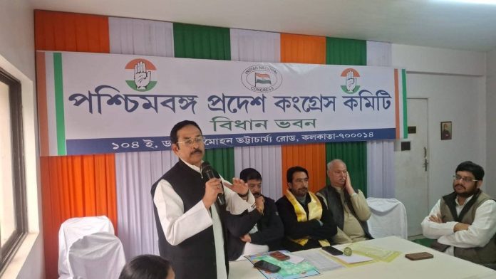 पश्चिम बंगाल काँग्रेसचे प्रदेशाध्यक्ष शुभंकर सरकार सोमवारी कोलकाता येथे राज्य युनिटच्या बैठकीत.