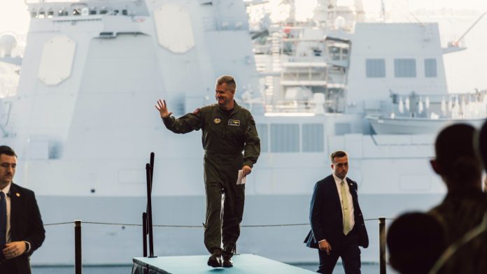 ऍडमिरल सॅम्युअल जे. पापारो जूनियर: फाइल फोटो.