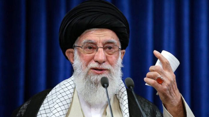 इराणचे सर्वोच्च नेते अयातुल्ला अली खोमेनी यांच्या निधनानंतर तेहरानमध्ये 40 दिवसांचे शोक सुरू होणार आहे.