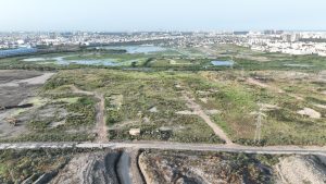 पेरुंगुडी लँडफिलमध्ये जमीन पुनर्प्राप्त करण्याची प्रक्रिया.