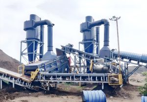 पेरुंगुडी येथे तैनात केलेला औद्योगिक चक्रीवादळ विभाजक; तो वायू किंवा हवेच्या प्रवाहातून कण काढून टाकण्यासाठी केंद्रापसारक शक्ती वापरतो | विशेष व्यवस्थेद्वारे