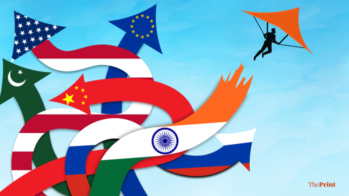 चित्रण : श्रुती नैथानी.