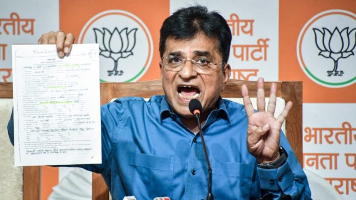 काही मुस्लिमबहुल मतदारसंघांमध्ये मतदारांची संख्या 30-40 टक्क्यांहून अधिक वाढली असून, काही ठिकाणी तर ती जवळपास दुप्पट झाली आहे, असा दावा भाजपचे किरीट सोमैया यांनी केला आहे.