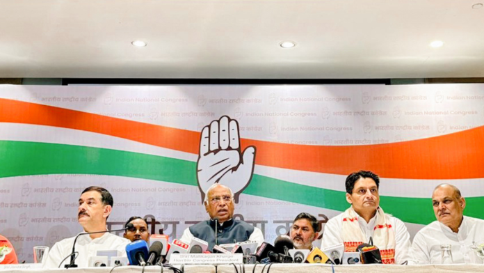 विधानसभा निवडणुकीपूर्वी काँग्रेस अध्यक्ष मल्लिकार्जुन खर्गे गुवाहाटीमध्ये.