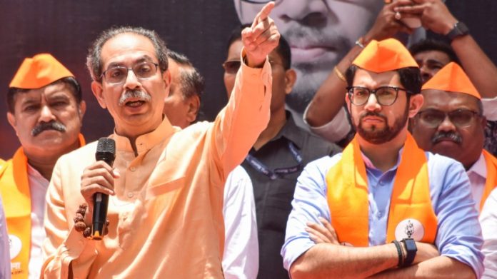 शिवसेना (उबाठा) प्रमुख उद्धव ठाकरे आणि त्यांचे पुत्र आदित्य ठाकरे | एएनआय