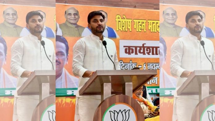 संरक्षण मंत्री राजनाथ सिंह यांचे धाकटे पुत्र नीरज सिंह यांची नवीन संघटनात्मक टीममध्ये राज्याचे उपाध्यक्ष म्हणून नियुक्ती करण्यात आली आहे.