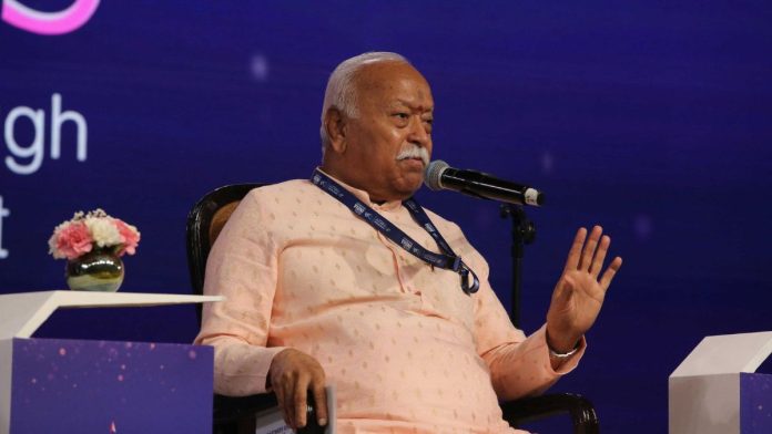 राष्ट्रीय स्वयंसेवक संघाचे प्रमुख मोहन भागवत सोमवारी नवी दिल्लीत 18 व्या बीएमएल मुंजाल पुरस्कार सोहळ्यात