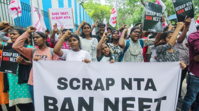 प्रातिनिधिक छायाचित्र | चेन्नईमध्ये नीट 2026 परीक्षा रद्द करण्याच्या निर्णयाविरोधात विद्यार्थ्यांचे आंदोलन; पेपरफुटी आणि परीक्षेत अनियमिततेचे आरोप करण्यात आले होते.