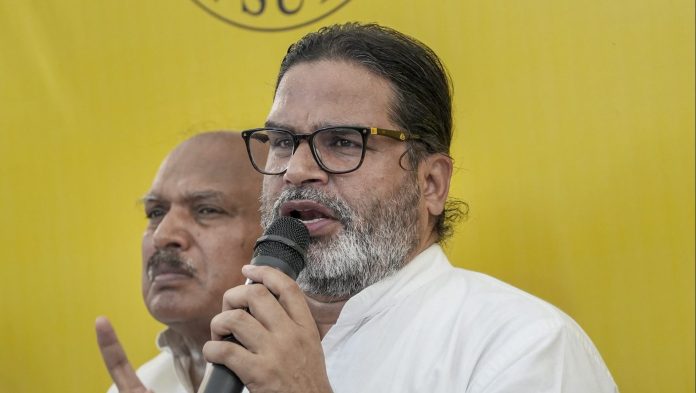 ‘जनसुराज’ पक्षाचे संस्थापक प्रशांत किशोर बिहारमधील पाटणा येथे पत्रकार परिषदेत बोलताना.