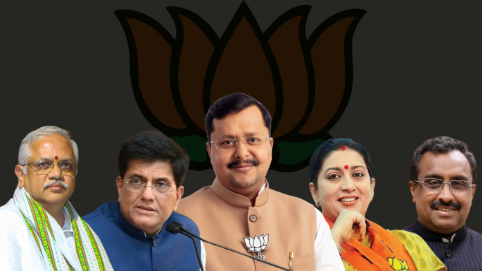 (डावीकडून उजवीकडे) बी. एल. संतोष, पीयूष गोयल, नितीन नवीन, स्मृती इराणी आणि राम माधव